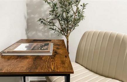 Charming Stay with Pool and Dedicated Workspace - Foto 13