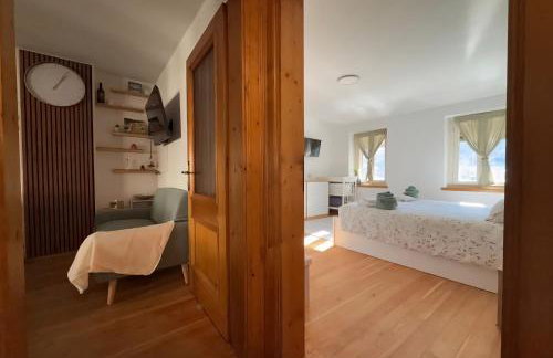 White peak - in the Comelico countryside - Foto 2