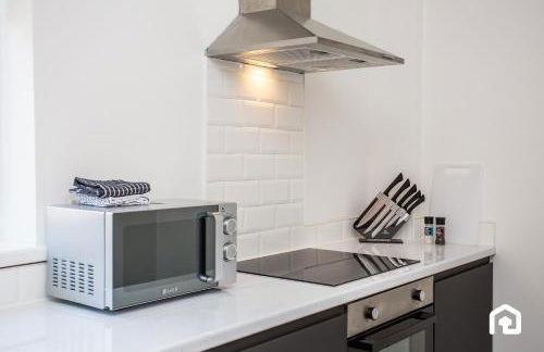 Vacant Nests The Fredrick Close to sea front - Photo 7