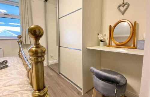 Bijou Abode- bungalow with free private parking - Foto 11