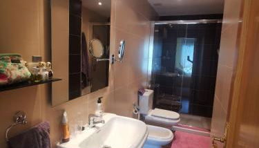 Apartamento de 3 dormitorios con piscina - Riaza Vacacional - Foto 4, towels, Shower