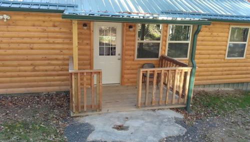 Cabin with a tree house on a buffalo farm . - Foto 1