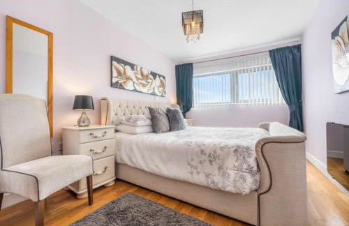 Stunning Spacious City Apartment with free parking - Foto 6