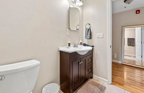 KING Penthouse Sleep8 4Bed 3BR 2BA Swepson Loft - Foto 39