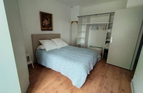 Appartement T3 confortable avec terrasse, 2 chambres, cuisine équipée, Wi-Fi – Larressore - FR-1-495-122 - Foto 6