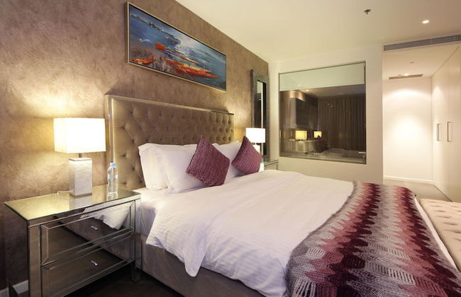 1 Bedroom Apartment in D1 Tower - Photo 3