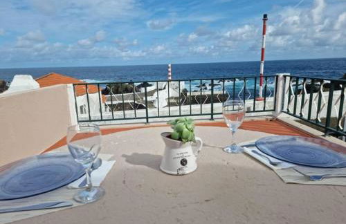 "Apartamentos do Farol" com vista para o mar - Foto 1