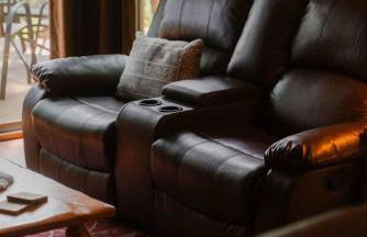 Cheerful Two Bdrm Cabin with Hot Tub & Pet Friendly - Foto 6