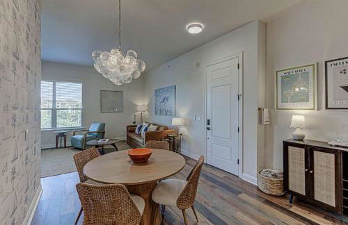 Waterfront Condo for 4 with Resort Pool & Lake View - Foto 18