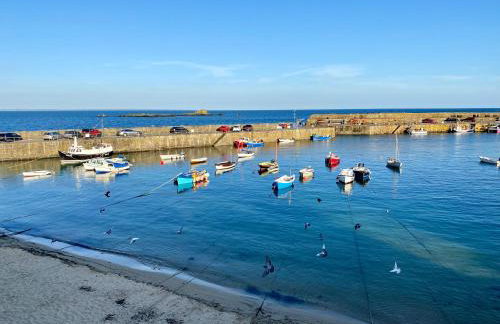 The Old Gallery - Charming Coastal Escape For Two - Photo 42