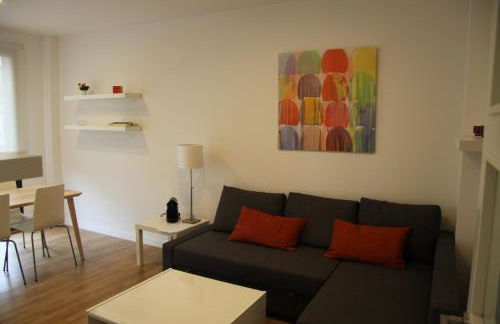 Apartamentos Hiedra y Tapinería Mercado Central - Photo 16