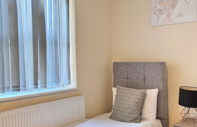 Heathrow Stay 5 Mins to the Terminals - Foto 9