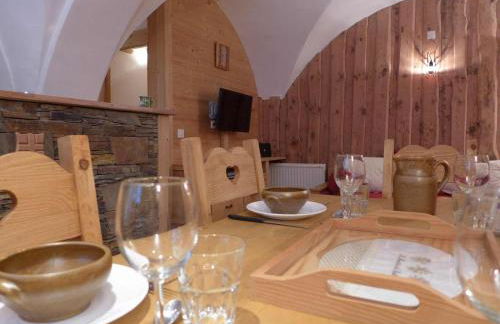 "Jacky" Appartement de charme suréquipé, 300m des pistes et centre village, casier à ski au pied des pistes, linge de lit et produit de toilette compris - Foto 2