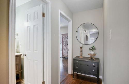 Howdy Hang Out - Cozy, Cute and Comfortable House! home - Foto 18