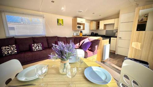 Marton Mere - 3 Bedroom Caravan- by Holiday Homes - Foto 1