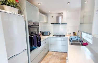 Raygill House By Furnished Accommodations 4BR Shadwell House Ideal for Contractors & Relocations Families - Foto 7