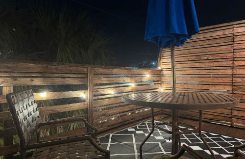 Full townhouse near Shem Creek & Downtown with Hot Tub - Photo 19