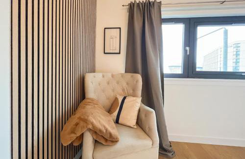 Lovely 2 Bed Duplex Apartment with Hydro Views - Photo 22