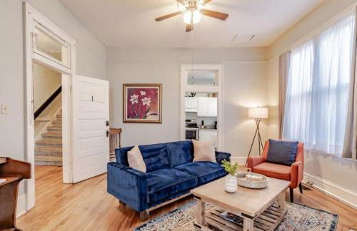 Dauphin District Darling #1-Downtown, Restaurants - Foto 1