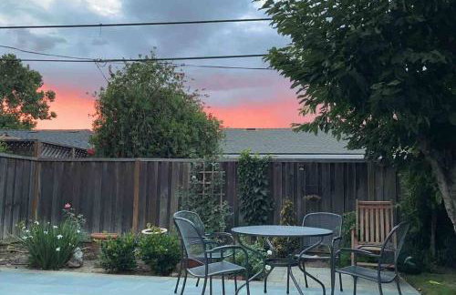 10 mins to SJC Fastest 2 Gigabit WiFI Open Floor BBQ Grill Fireplace Fenced Yard Pet Friendly - Foto 4