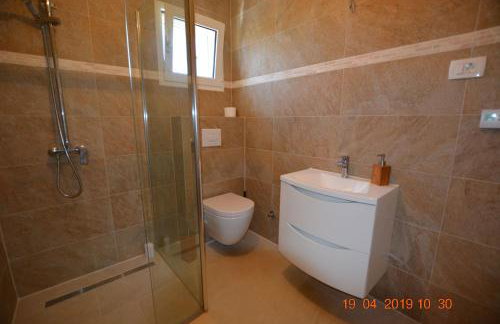 Dreamlodge - Luxe Dalmatian Villa, private pool, parking, mooring, breathtaking sea & mountain view, at 150 m from idyllic private beach - Foto 31