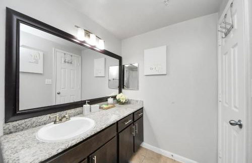 Cozy 3-Bd Haven Close to Med Center & Downtown HTX - Foto 11