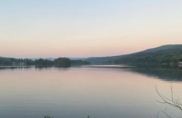 Cozy stream-side cabin - Foto 22