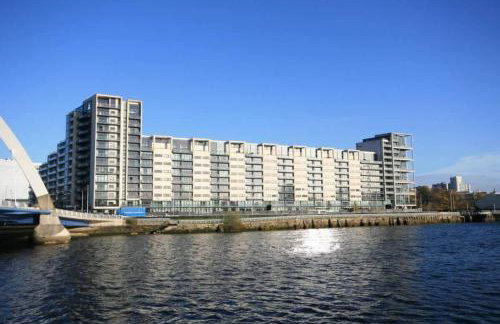 Apartment with river view next to hydro - Photo 19