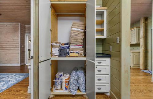 The Wagon Wheel Cabin Hot Tub Sleeps 10 Spacious - Foto 31