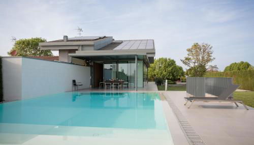 LUXURY VILLA RUBIN with Jacuzzi POOL GYM & SPA near Venice and Padua - Photo 3