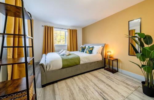 Spacious 6 Bedroom House l Near Airport l Sleeps 12 l Book With Confidence with The Cosy Corner Nationwide - Foto 7