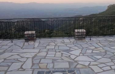 Efterpi's Tower House! εύ τέρπω she who brings joy - Foto 15