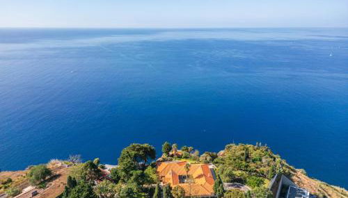 PRIVATE OCEANFRONT DELUXE VILLA PICO 360 VIEWs - Photo 2