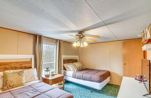 Nancy Cabin with Fire Pit Near Lake Cumberland! - Photo 17