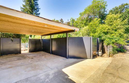 Walk to Park and Aquatic Center Airy Redding Home! - Foto 25