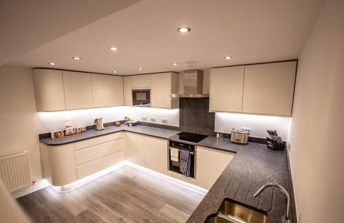 Luxury 4 bedroom ground floor apartment - Foto 1