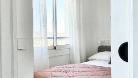 Apartament estilós i renovat a primera línia, amb vistes privilegiades! - Foto 2, wardrobe