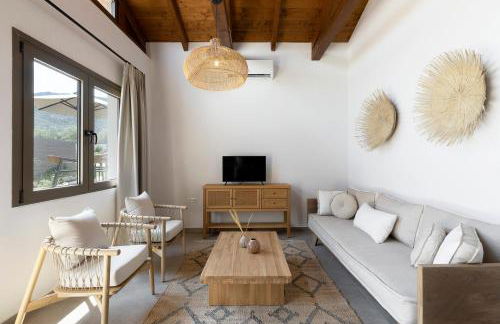 Lichnos Luxury Suites - Photo 26