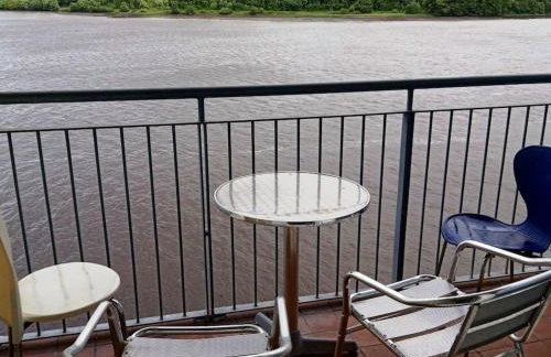 penthouse on the river foyle. foyleview apartments - Foto 1