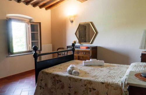 Podere I Sorbi, Spacious Tuscan Villa in Lajatico, Near Pisa & Volterra - Foto 7