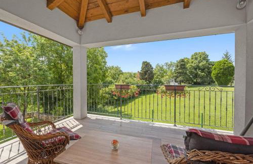 Charming Villa with Pool - Foto 38