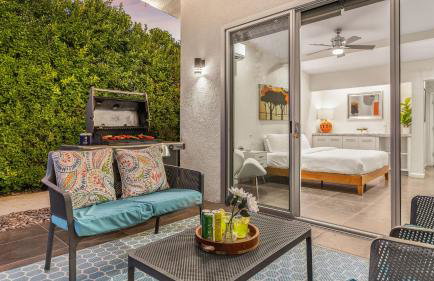 Vibrant Palm Springs Getaway w Pool BBQ Modern Design Taylor House by AvantStay - Foto 31