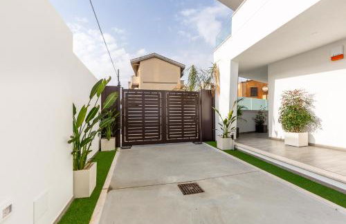 Colombo Palace - viale colombo 358 - Photo 21