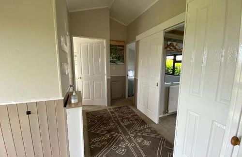 Rew Farm Country & Equestrian Accommodation - Sunrise Lodge - Foto 30