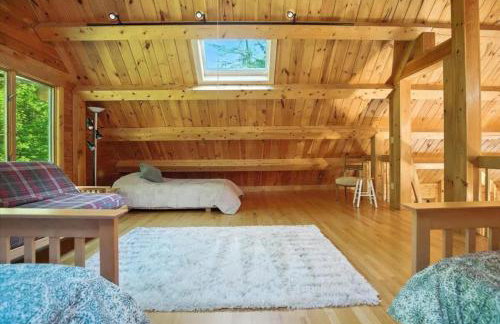 Lakefront Log Home on Huge Lake in Private Cove - Foto 12