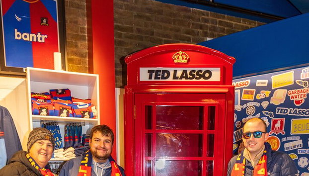 Ted Lasso Black Cab Tour - Photo 4, Picking up some merchandise at the Ted Lasso shop