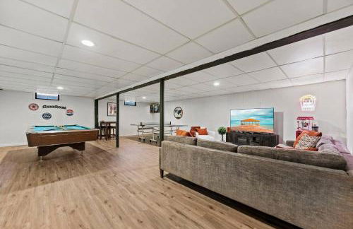 Entertainment Haven w Firepit, Games & Fenced Yard - Foto 13