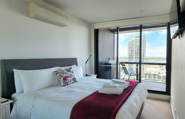 Melbourne Lifestyle Apartments - Best Views on Collins - Photo 25