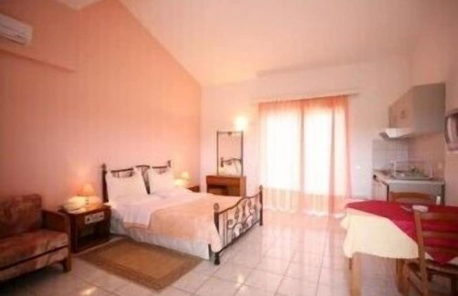 OASIS HOTEL KYPARISSIA - Photo 4