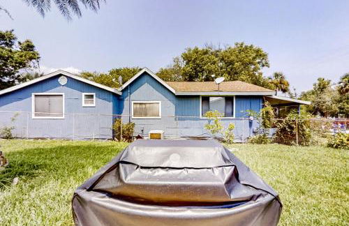 Jacksonville's Delight | House in Jacksonville with pool on St Johns River - Photo 1